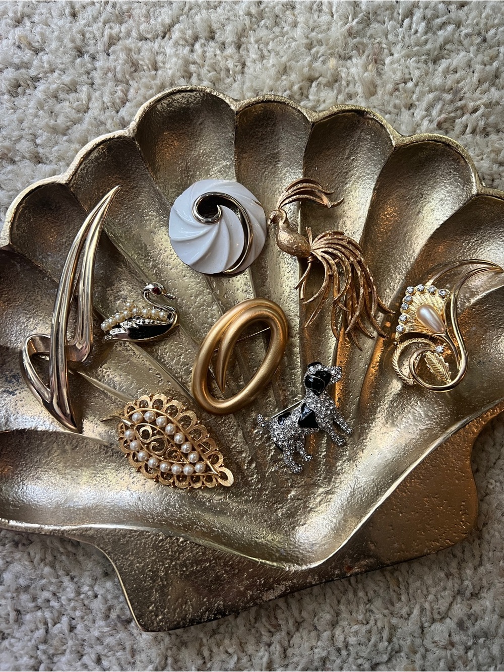 Assorted Vintage Brooches Gold and Silver Brooches